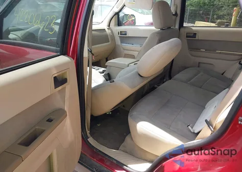 2010 Ford Escape Xlt z USA, uszkodzony, nr VIN 1FMCU9DGXAKC27436